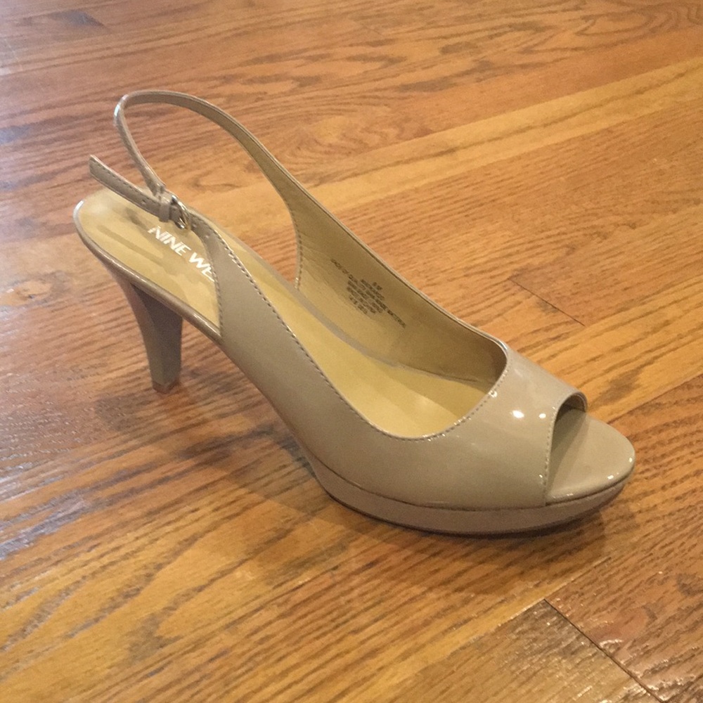 NWT Nine West Taupe peep toe sling back size 9